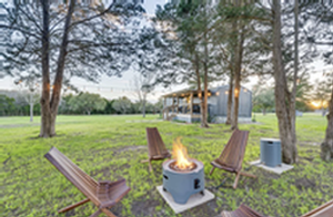 Majek Vineyard Bnb outdoor firepit